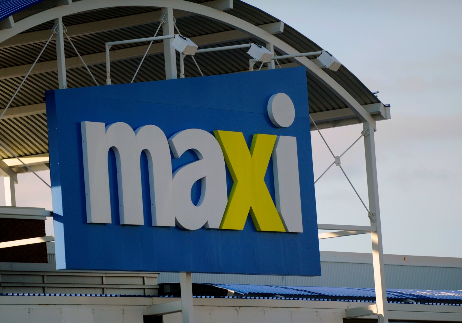 Le gel des prix de nombreux produits chez Maxi et Provigo prendra bientôt fin.