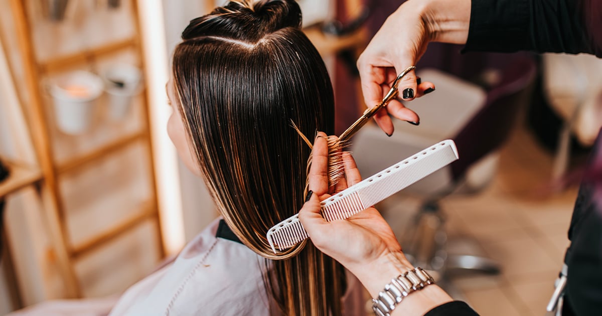 Aller chez le coiffeur coûte plus cher que jamais au Québec