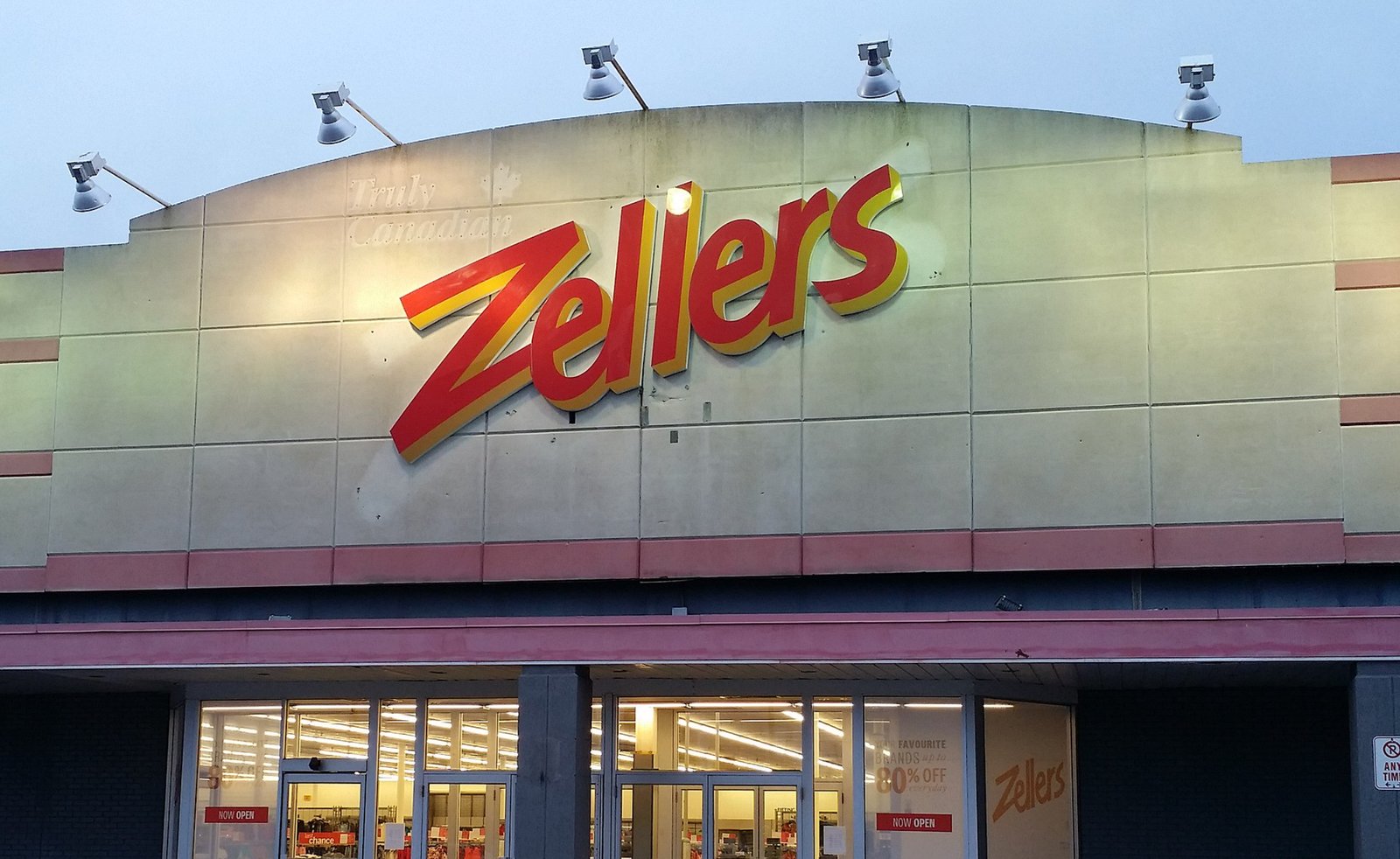 Zellers annonce la date d'ouverture de ses magasins au Québec 