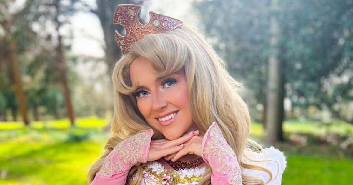 Elle a quitté son emploi pour devenir une princesse