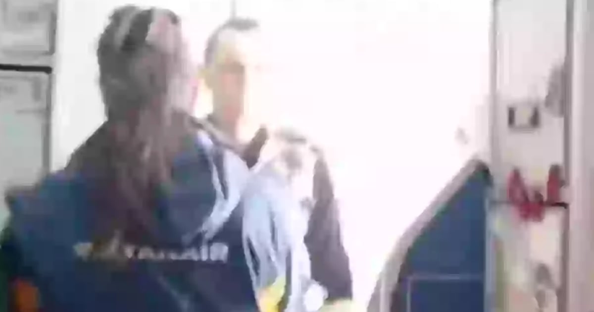 Un couple attendu par la police à la sortie de l'avion pour un problème lié à des collations