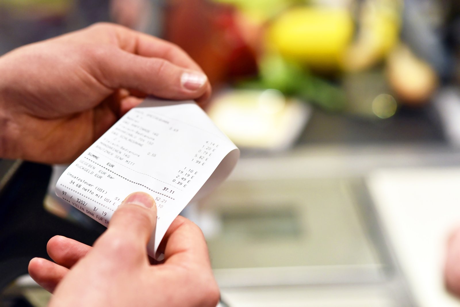 Elle économise 400 $ par semaine grâce aux coupons