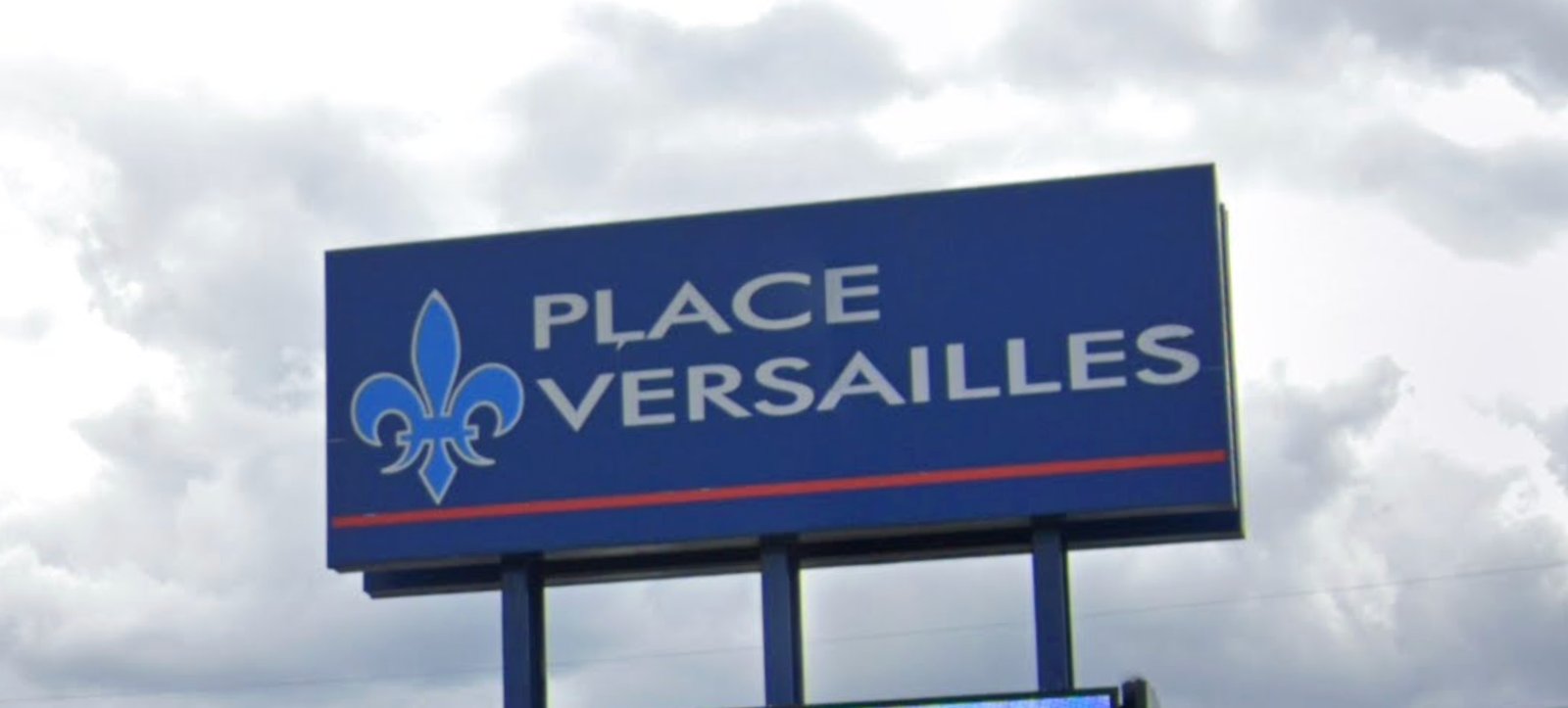 La Place Versailles « brûle » la neige dans son stationnement et ça fait réagir