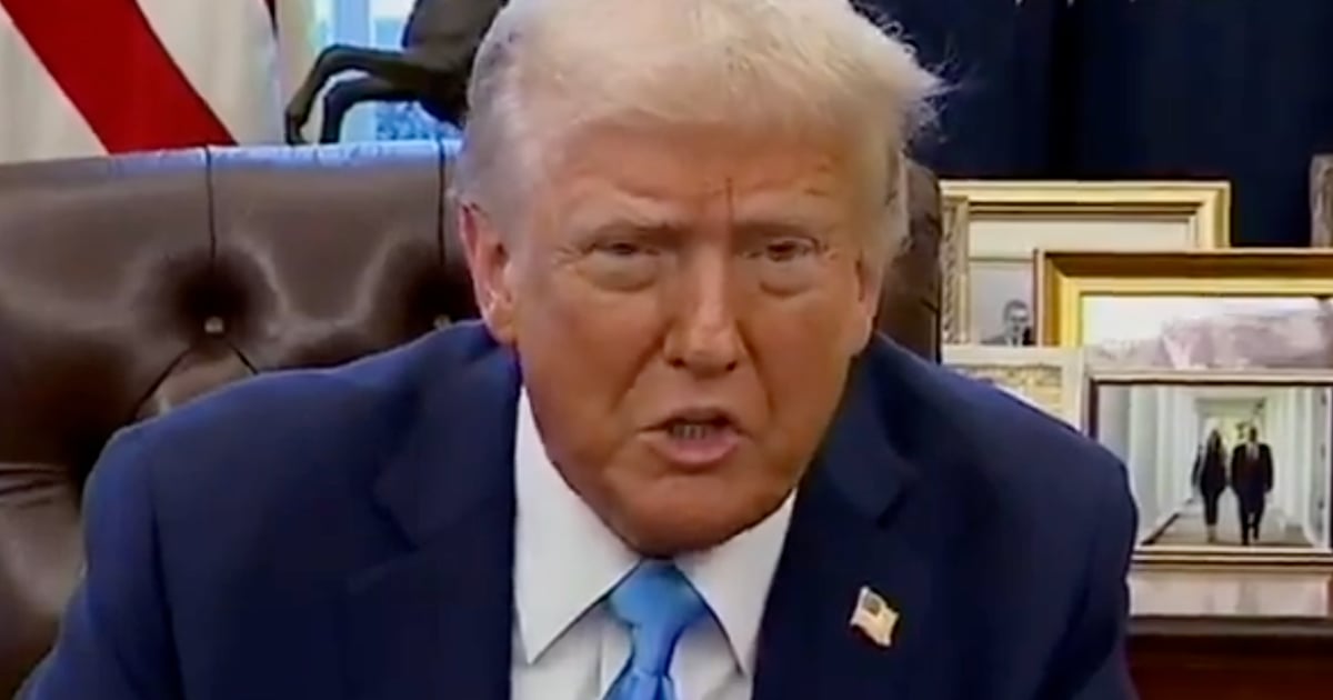 Un objet installé par Donald Trump dans le bureau ovale fait beaucoup jaser