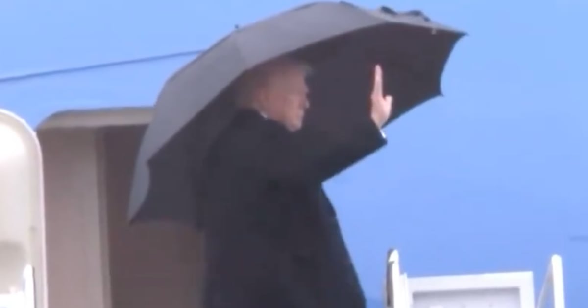 Moment embarrassant pour Donald Trump avant d'embarquer dans Air Force One 