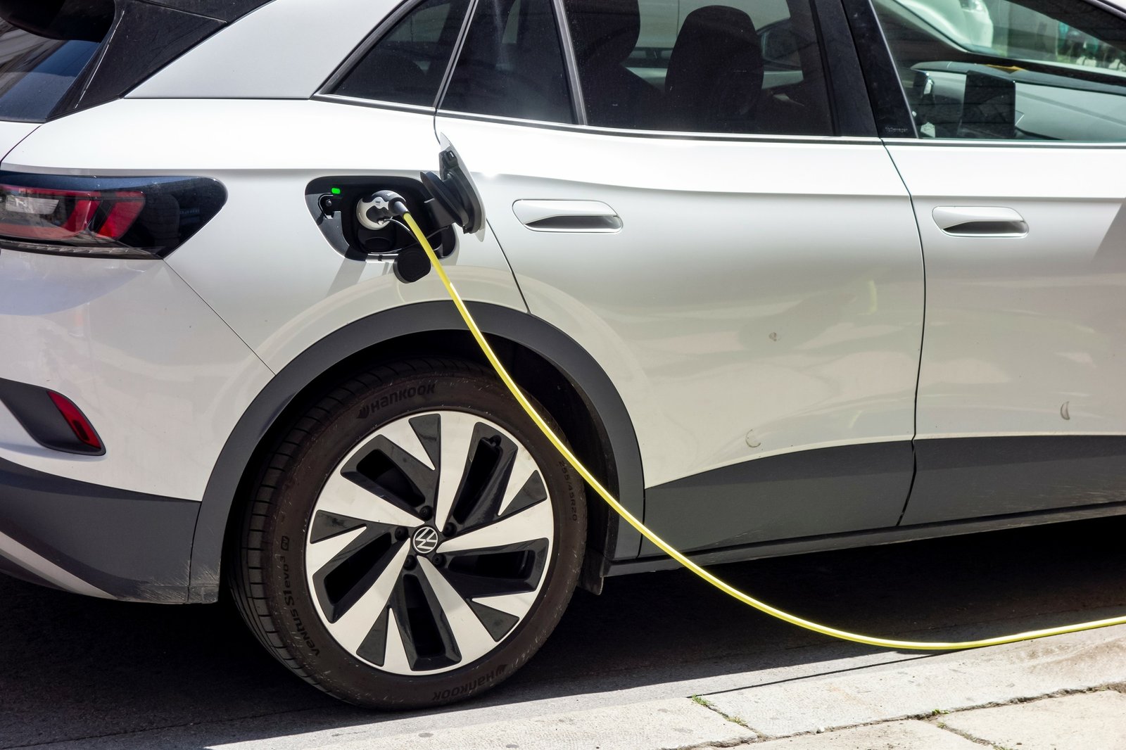 Ça va bientôt coûter plus cher pour les recharges de véhicules électriques