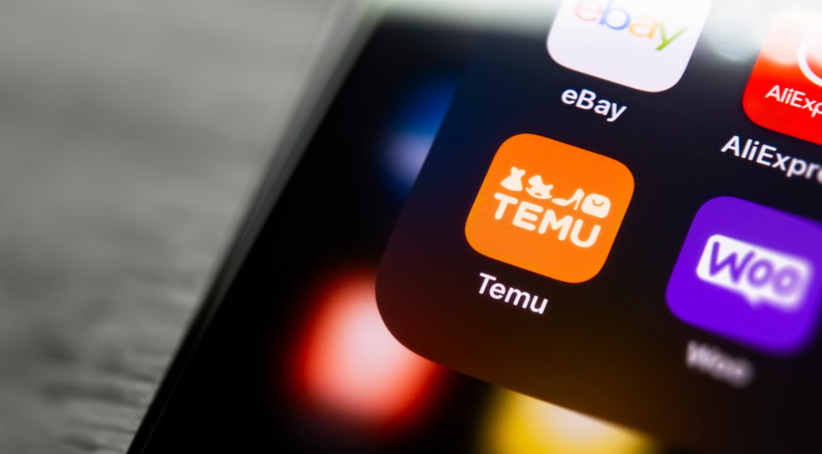Des produits distribués par Temu et Shein seraient contaminés par des substances chimiques toxiques.