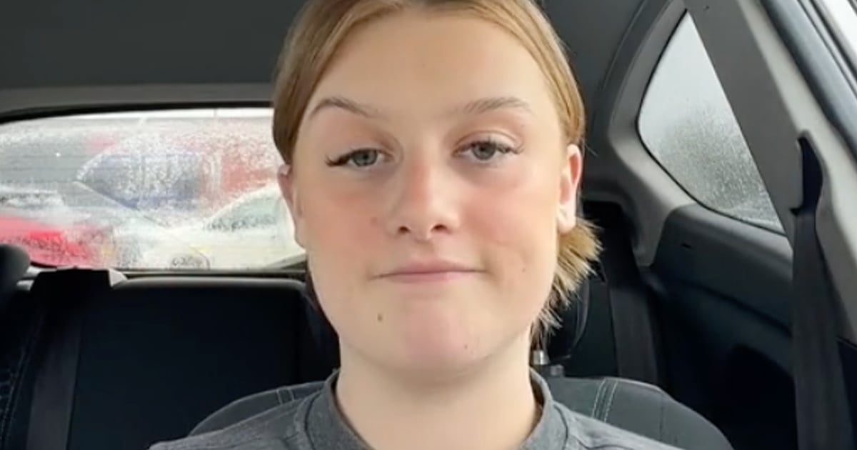 Une jeune femme retourne travailler chez McDonald's après un changement de carrière décevant