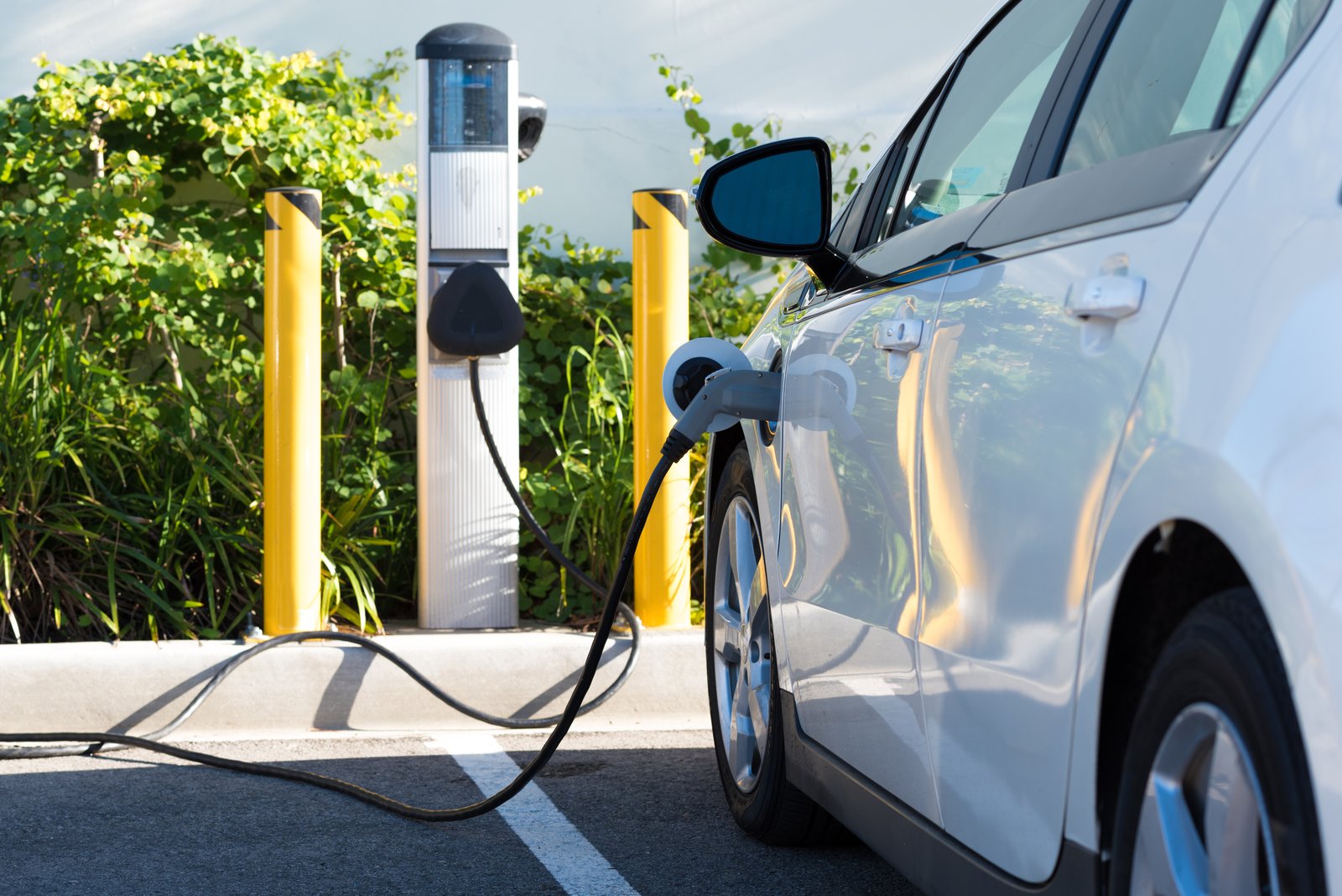 Armez-vous de patience si vous voulez acheter une voiture électrique
