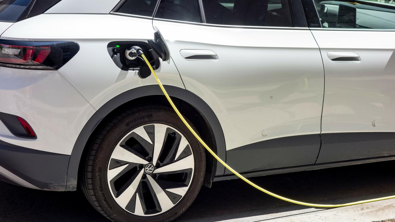 Les constructeurs automobiles vont bientôt être obligés de vendre plus de voitures électriques