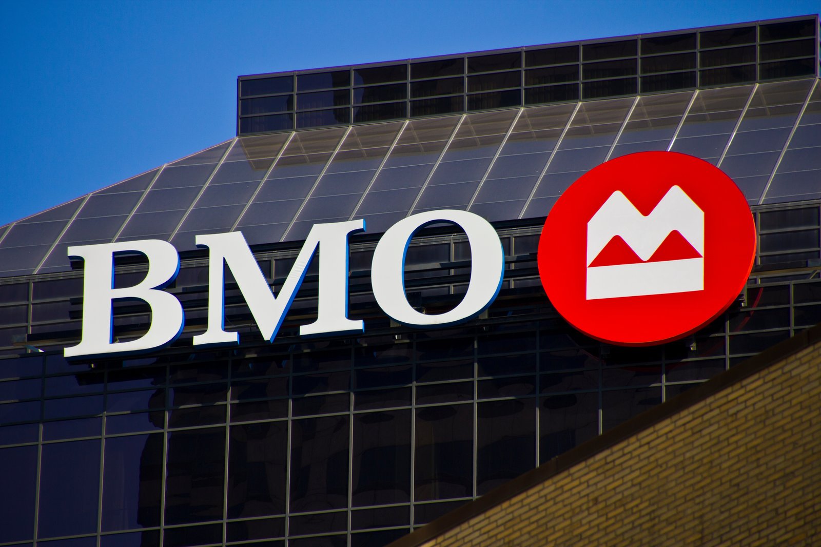 Une Québécoise se fait frauder son compte BMO et se fait refuser 20 000 $ de remboursement