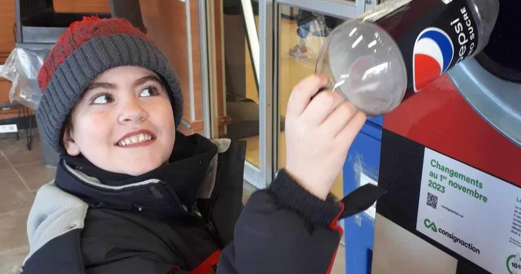 Un jeune Québécois s'achète un un véhicule tout-terrain en ramassant des canettes 
