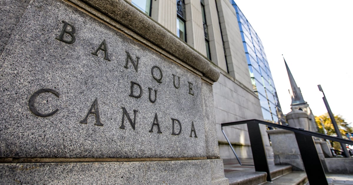 Les taux d’intérêt pourraient rester élevés pendant bien longtemps prévient Banque du Canada 