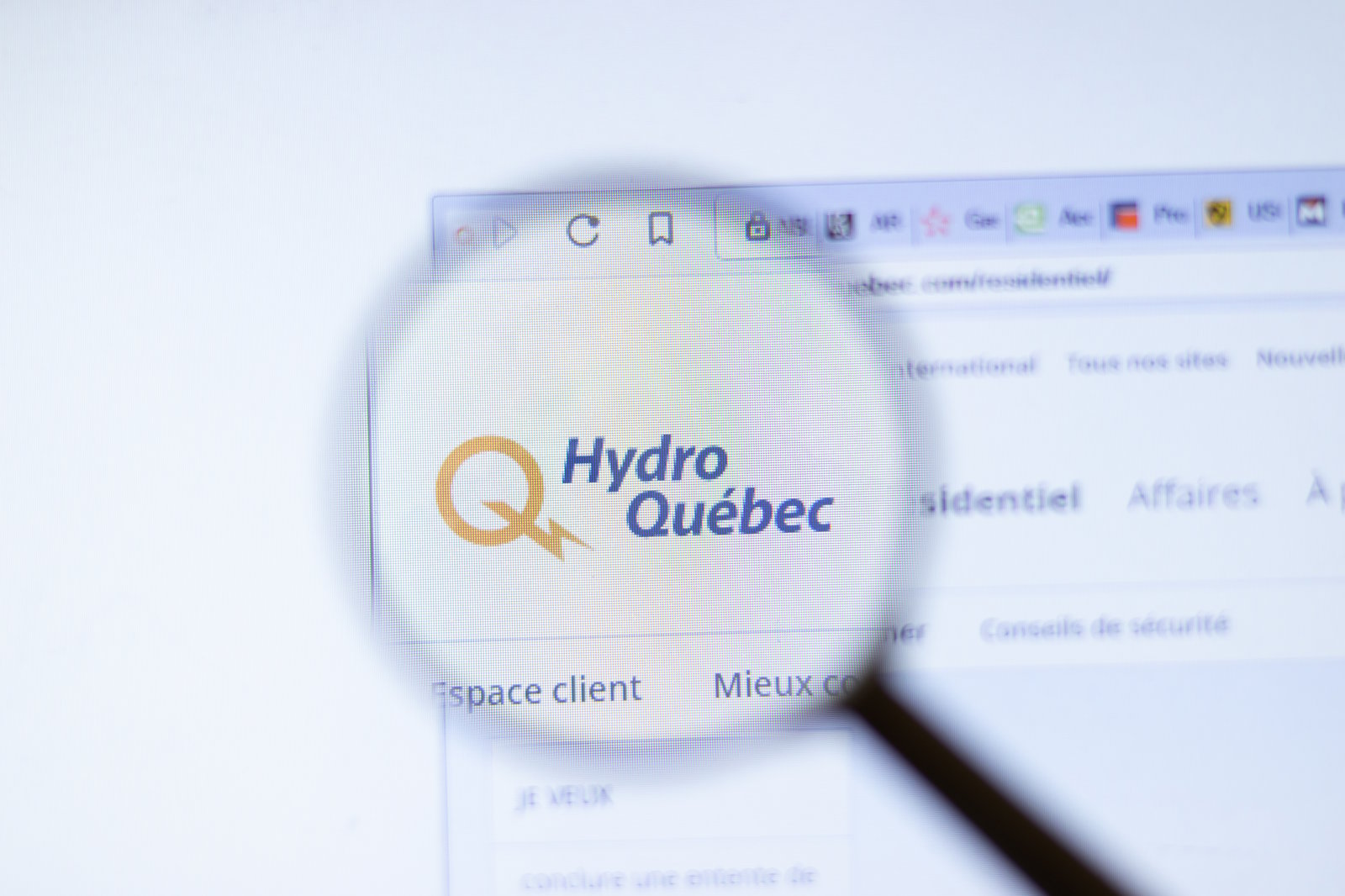 Voici comment réduire sa facture d'Hydro-Québec sans avoir froid en hiver