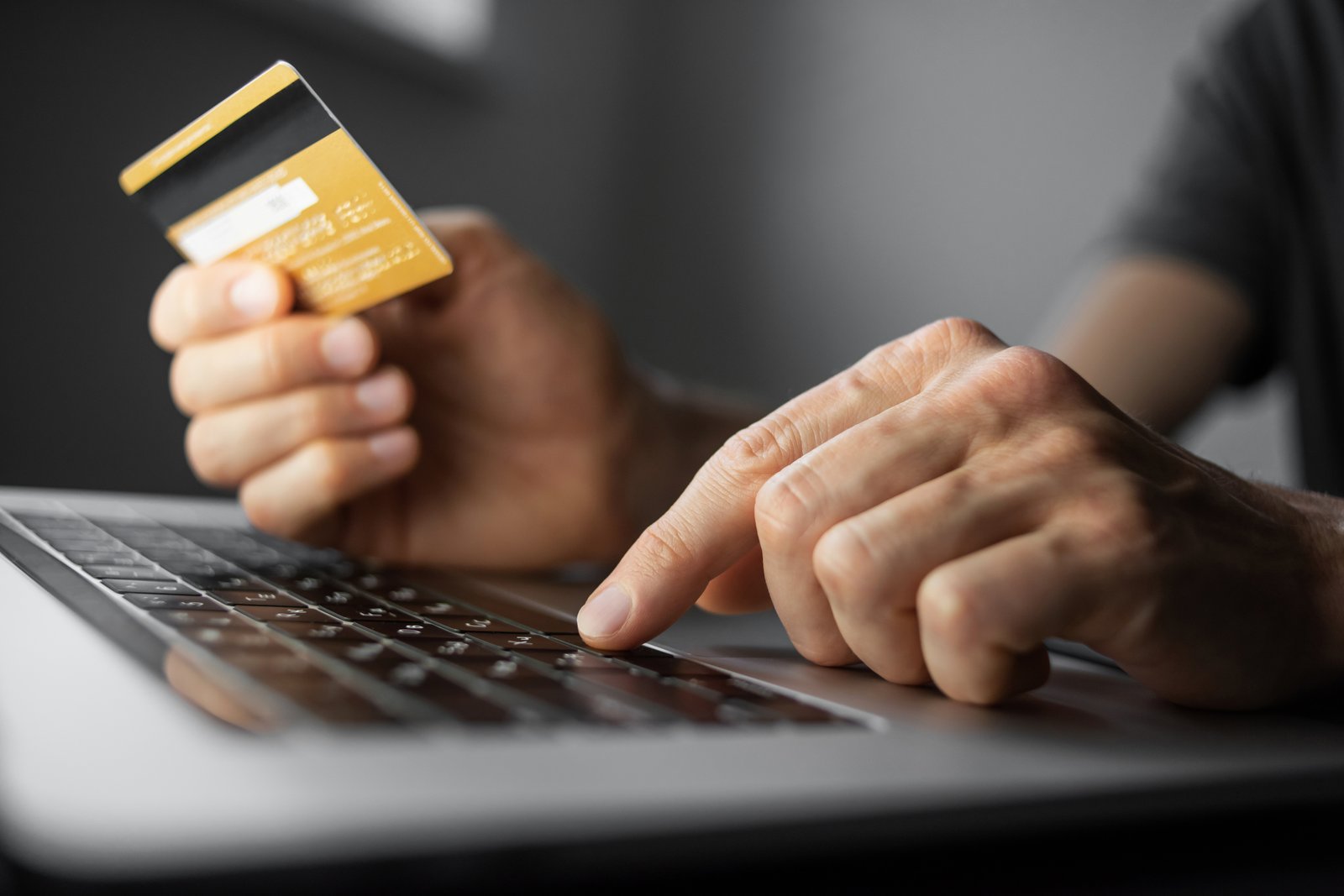 Voici les meilleurs trucs pour ne pas être à risque de vous faire frauder
