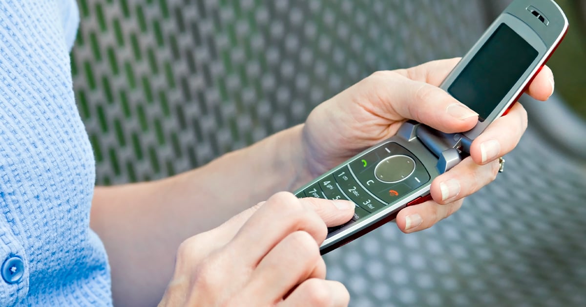 Les téléphones cellulaires à clapet font un retour fracassant