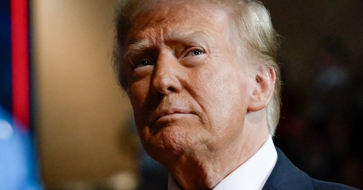 Donald Trump impose officiellement des tarifs de 25 % au Canada