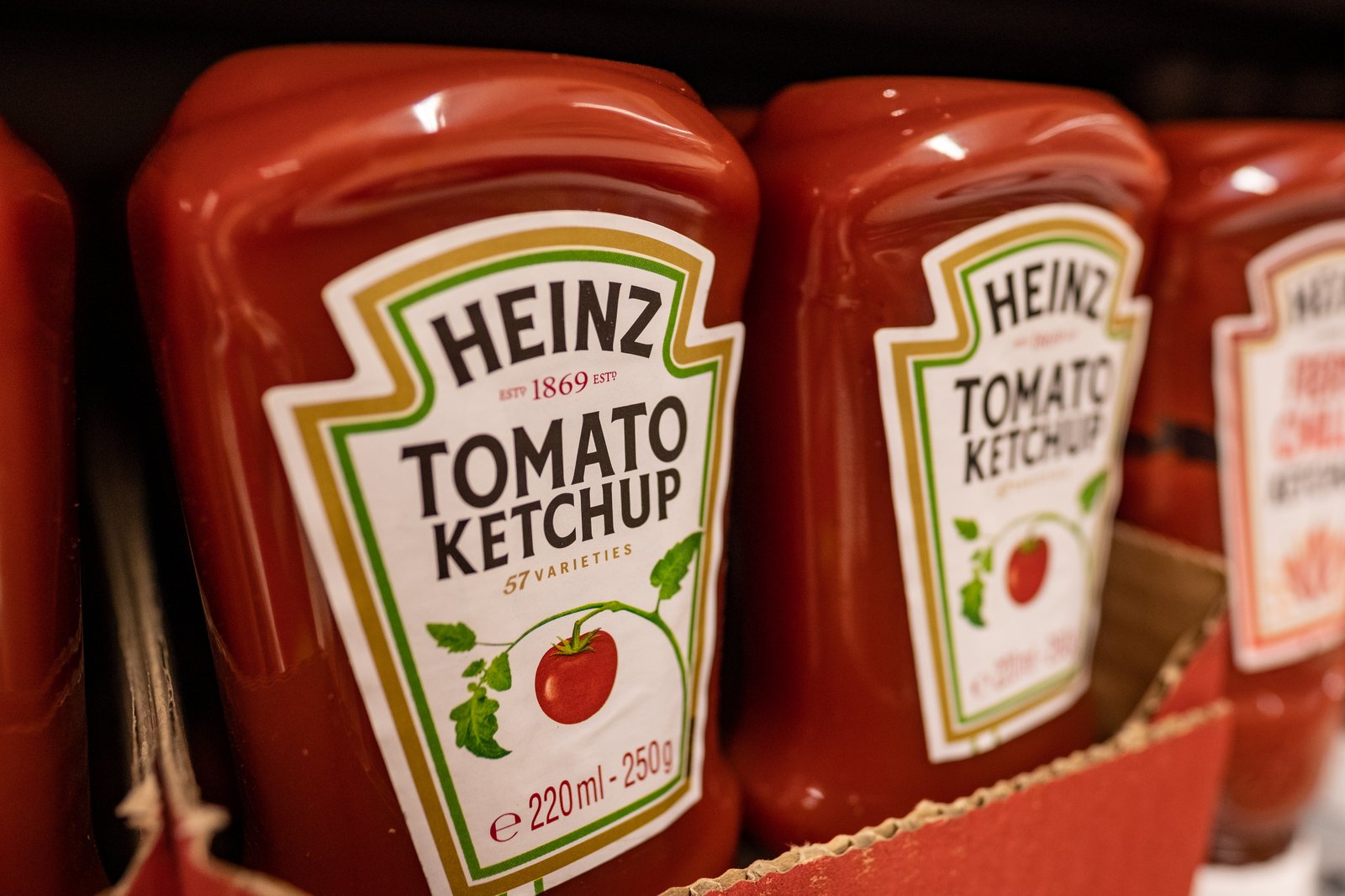 Heinz annonce une nouvelle saveur de ketchup et provoque de vives réactions