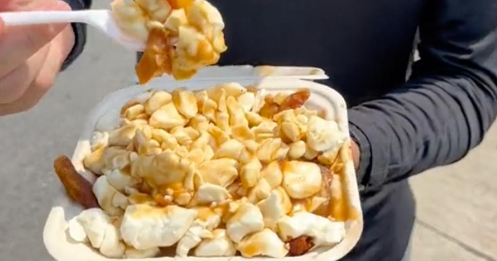 Olivier Primeau goûte à l'une des meilleures poutines du Québec et elle semble solide!