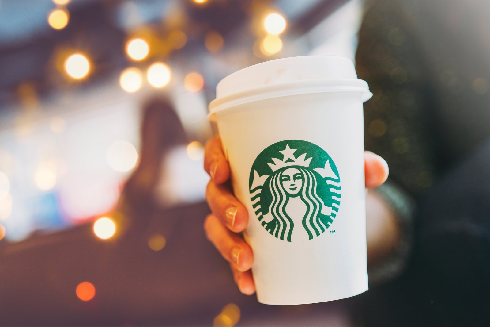 Leurs vacances annulées à cause d'une erreur chez Starbucks.
