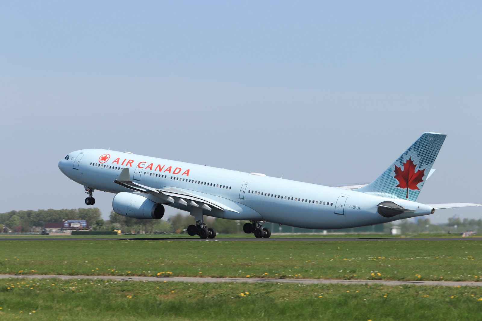 Air Canada embauche des agents de bord à Montréal et c'est payé 28,28 $ l'heure