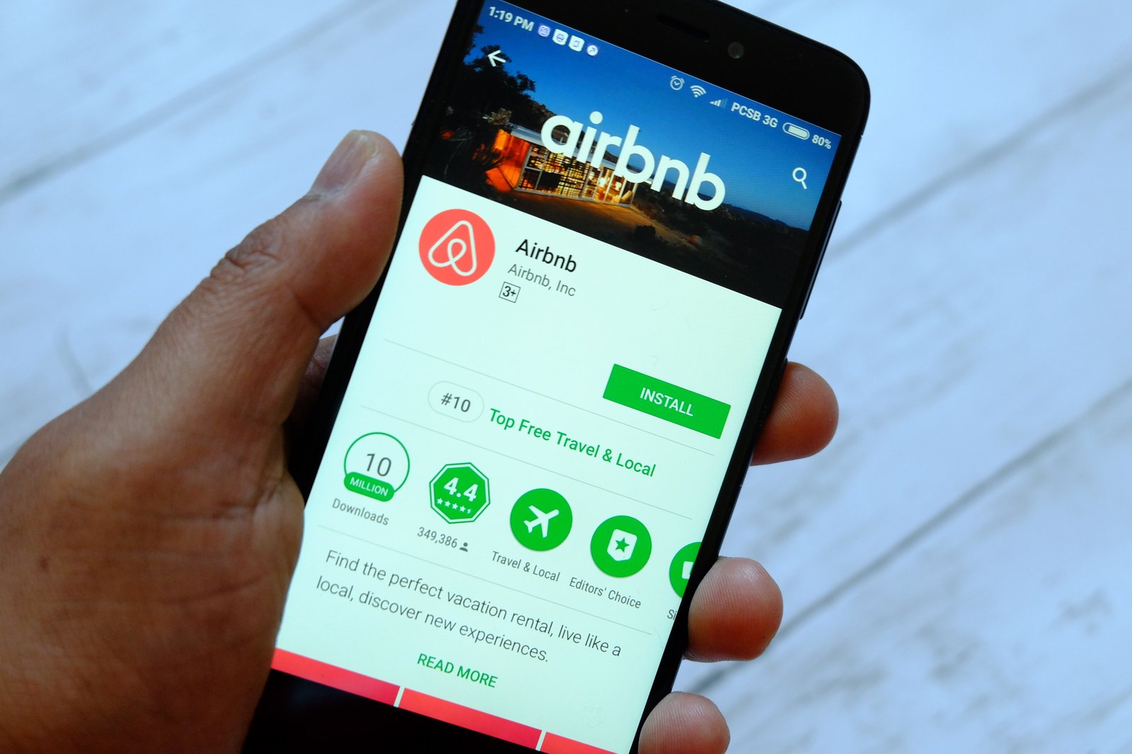 Une copropriétaire d'un immeuble à condo condamnée à payer 85 000$ pour avoir fait du AirBnB