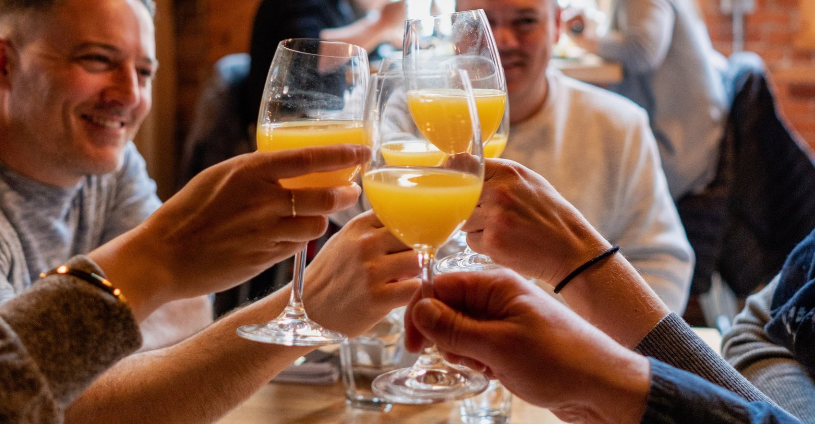 Ce resto-bar du Québec vous offre un verre gratuit si vous arrivez avec un « ticket » de stationnement.