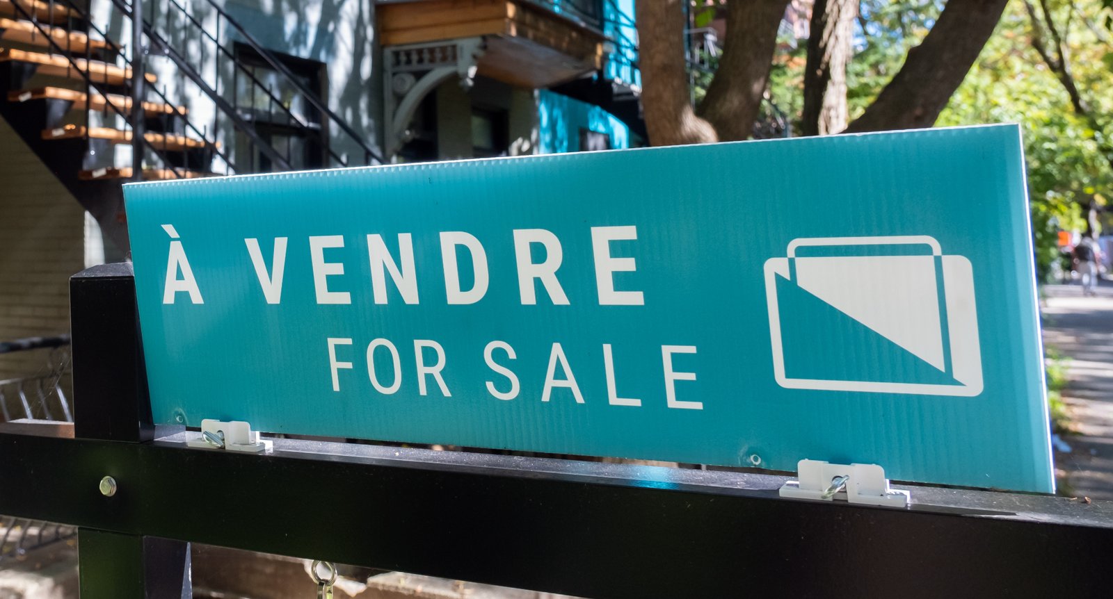 Voici le revenu qu'il faut gagner pour être en mesure de s'acheter une propriété à Montréal en 2024.