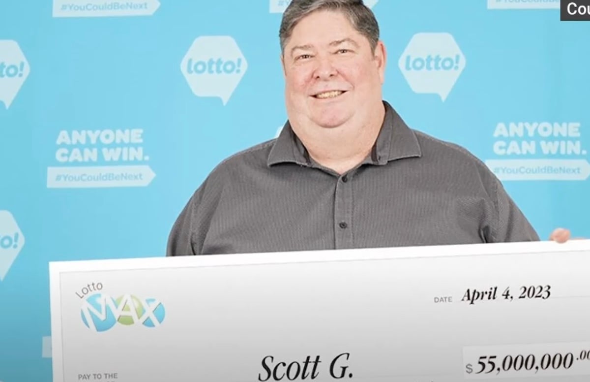 Il remporte le plus gros lot de l'histoire du Lotto-Max avec 55 millions de dollars