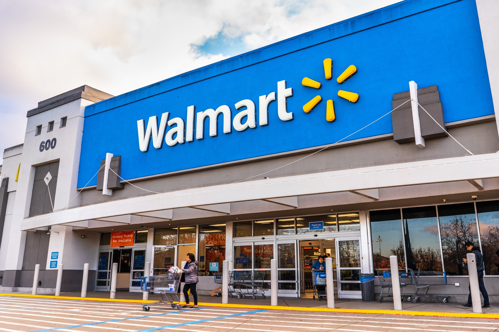 Des vêtements pour bébés vendus chez Walmart font l'objet d'un important rappel car ils pourraient provoquer des étouffements