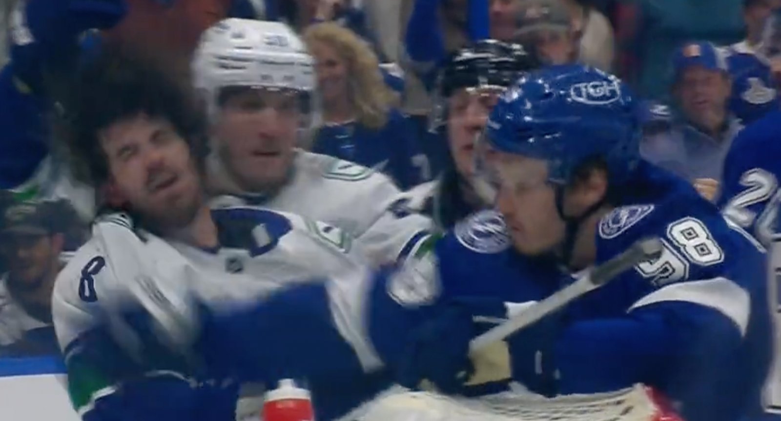 Classy move by Mikhail Sergachev following brutal sucker-punch to Conor Garland