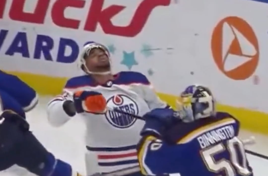 Jordan Binnington punches Evander Kane!