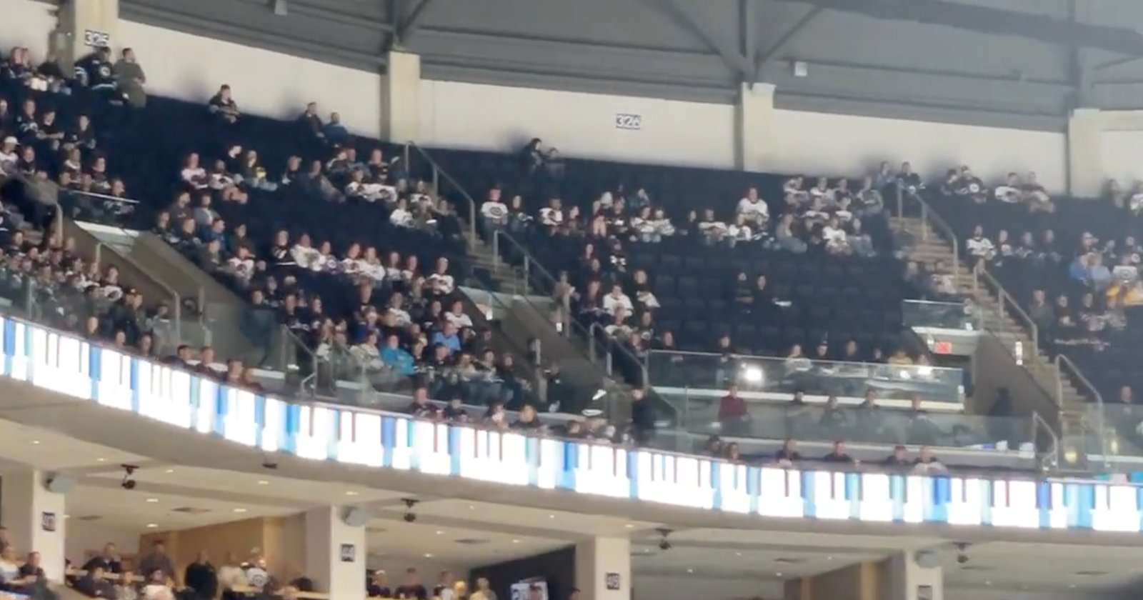 Embarrassing attendance in Winnipeg puts Jets in tough spot!