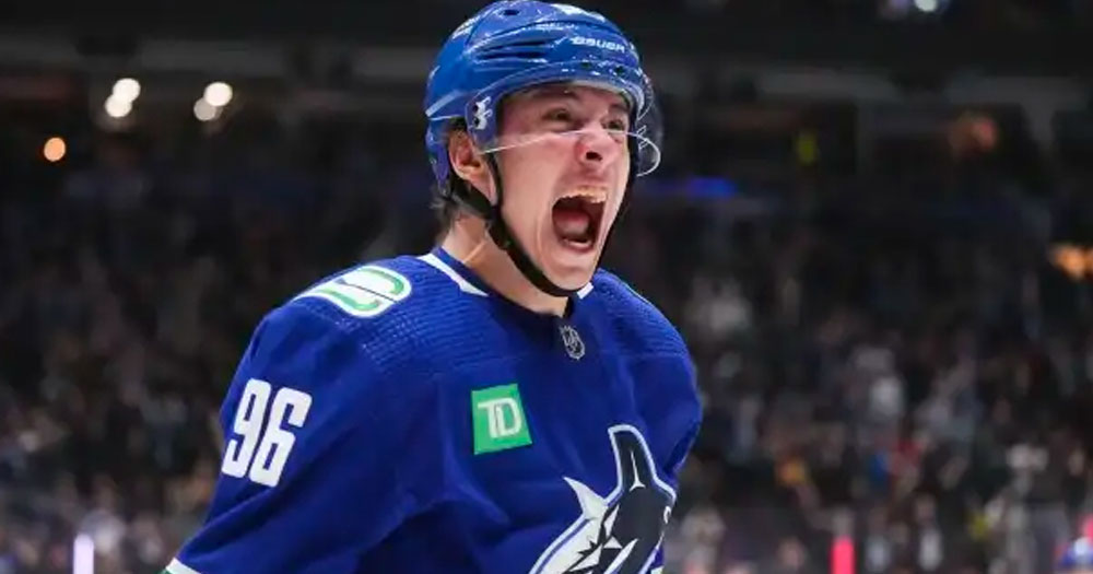 Canucks lock up pending UFA Andrei Kuzmenko to a $11 million deal