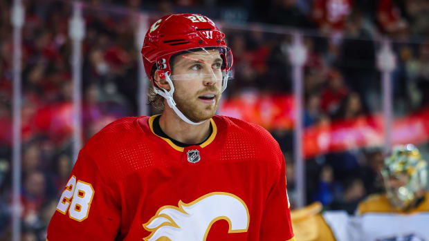 Huge update on Elias Lindholm saga in Calgary!