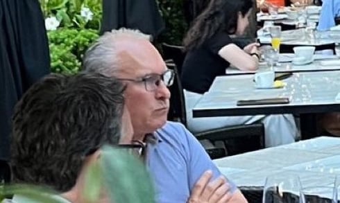 Paparazzi follows Craig Berube, Brad Treliving and Brendan Shanahan in Toronto restaurant