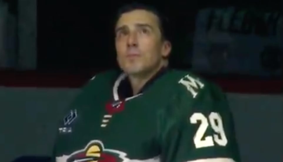 Marc-Andre Fleury gets emotional in pregame ceremony