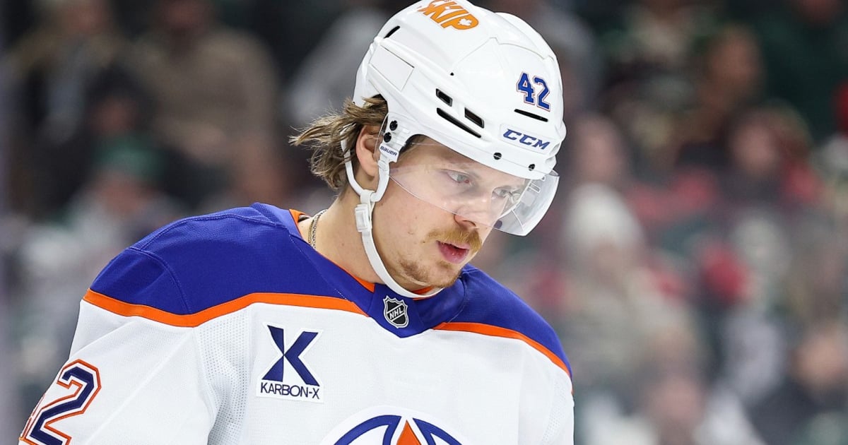 Kasperi Kapanen buries Toronto media during Stanley Cup Final.