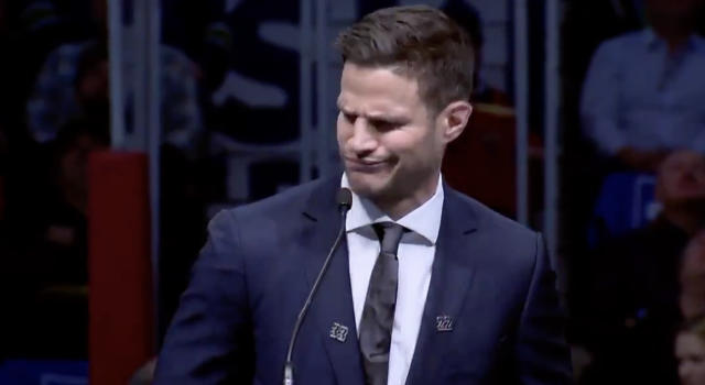 Kevin Bieksa mocks the Bruins on Sportsnet set