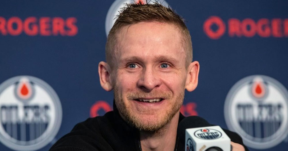 Former NHLer John Scott shares exactly what happened with Corey Perry in Chicago
