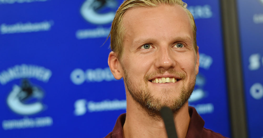 Alex Edler signs with the Canucks to end his career