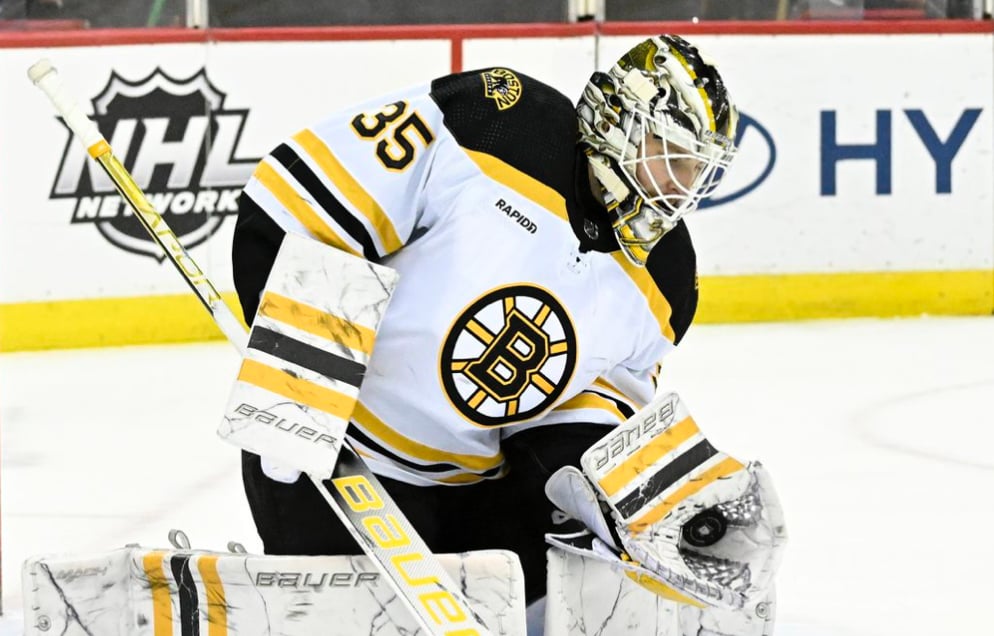 Bruins goalie Linus Ullmark makes Boston history! 