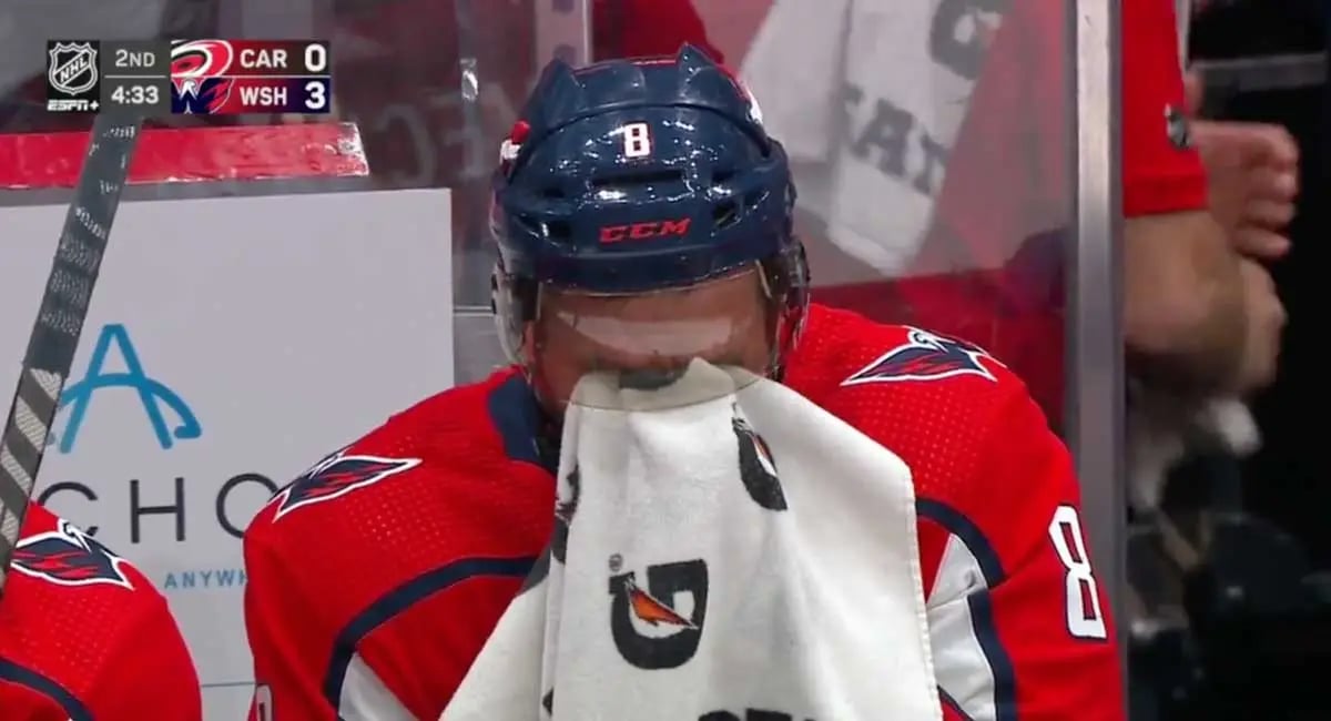 Alex Ovechkin getting played by the Capitals?!