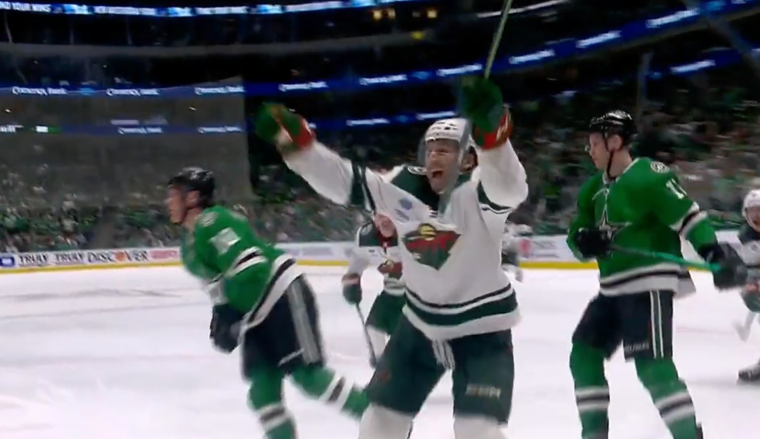 Ryan Hartman shocks Stars with 2OT winner 