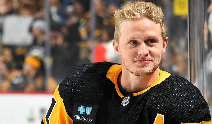 Top contender steps out of Jake Guentzel’s sweepstakes on Wednesday night!