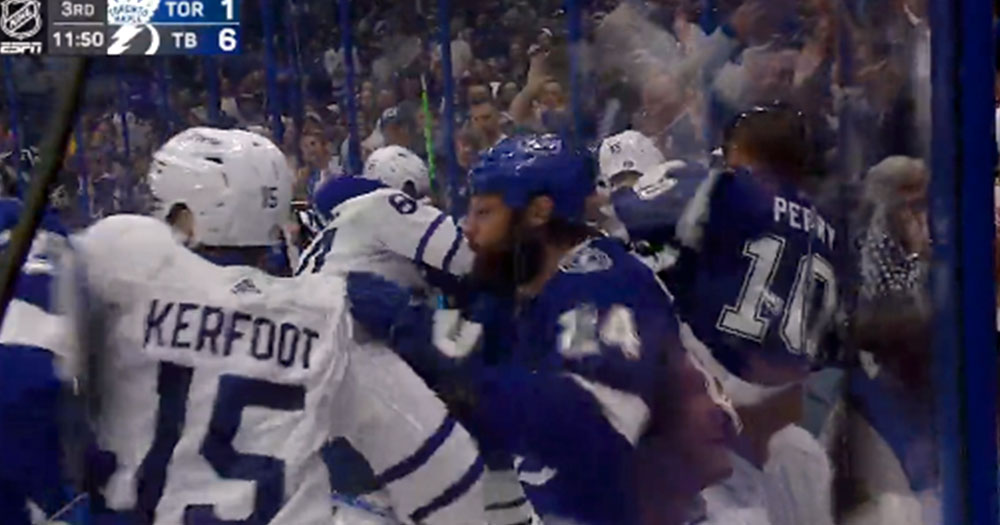 Things go off the rails in late stages of blowout game between Leafs and Lightning