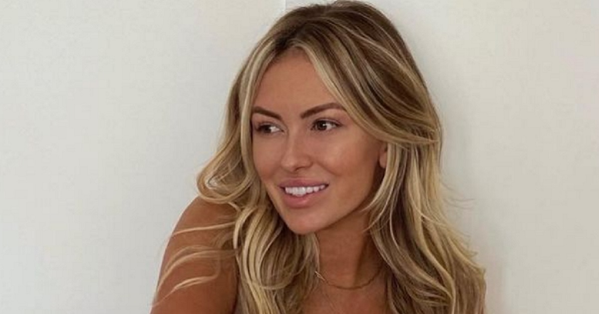 Paulina Gretzky celebrates her birthday with racy bikini photo.