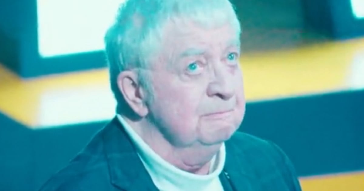 Sabres' players give Rick Jeanneret an extra special closing tribute.