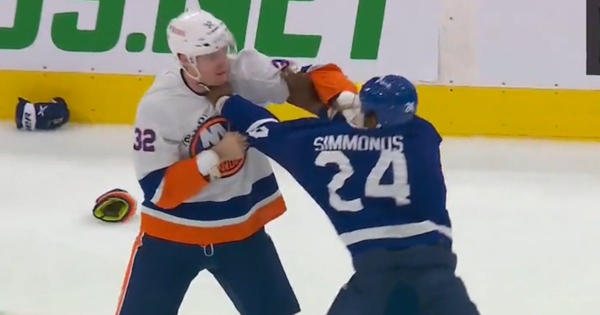 Wayne Simmonds fires back hard at Steve Simmons.