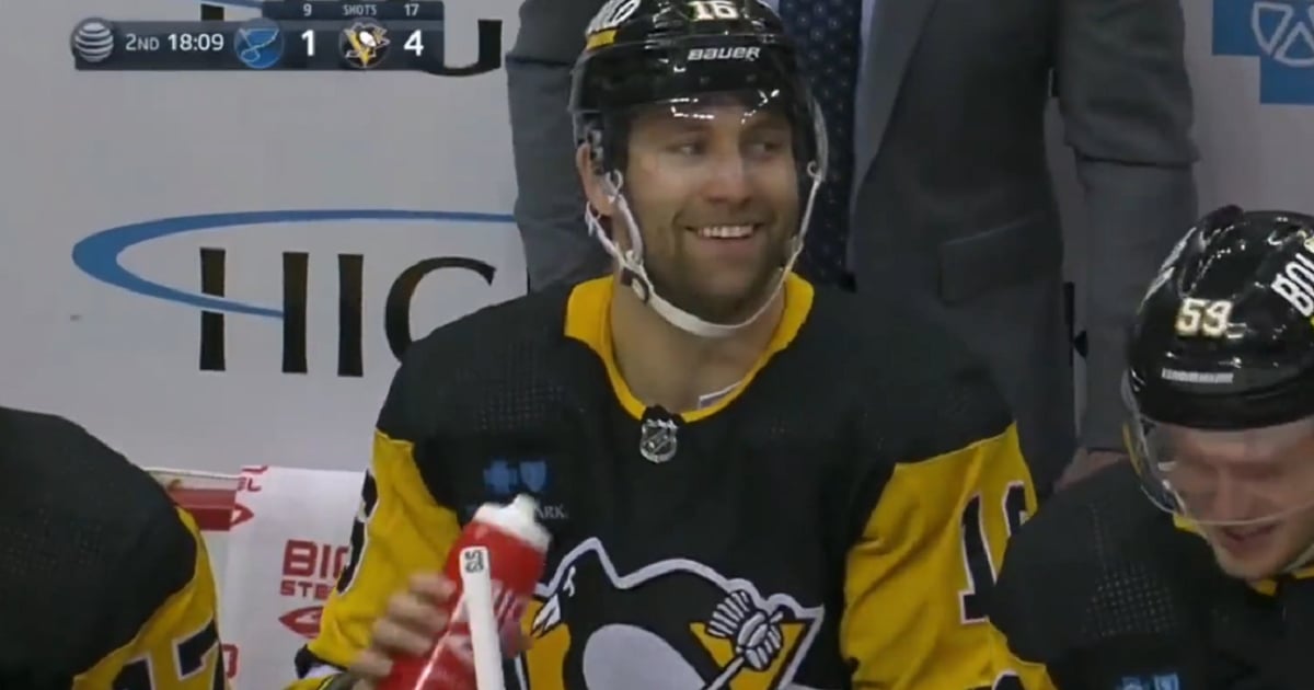 Jason Zucker gets sweet revenge on Jordan Binnington.